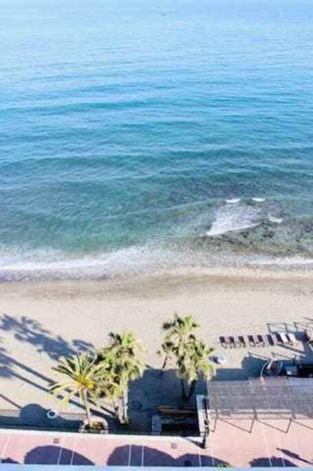 Large Modern Beach Front Apartment, Rooftop Pool!! Marbellac Extérieur photo