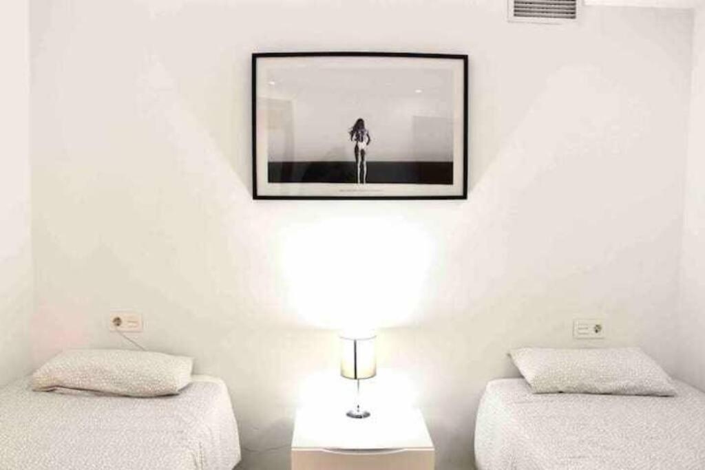 Large Modern Beach Front Apartment, Rooftop Pool!! Marbellac Extérieur photo