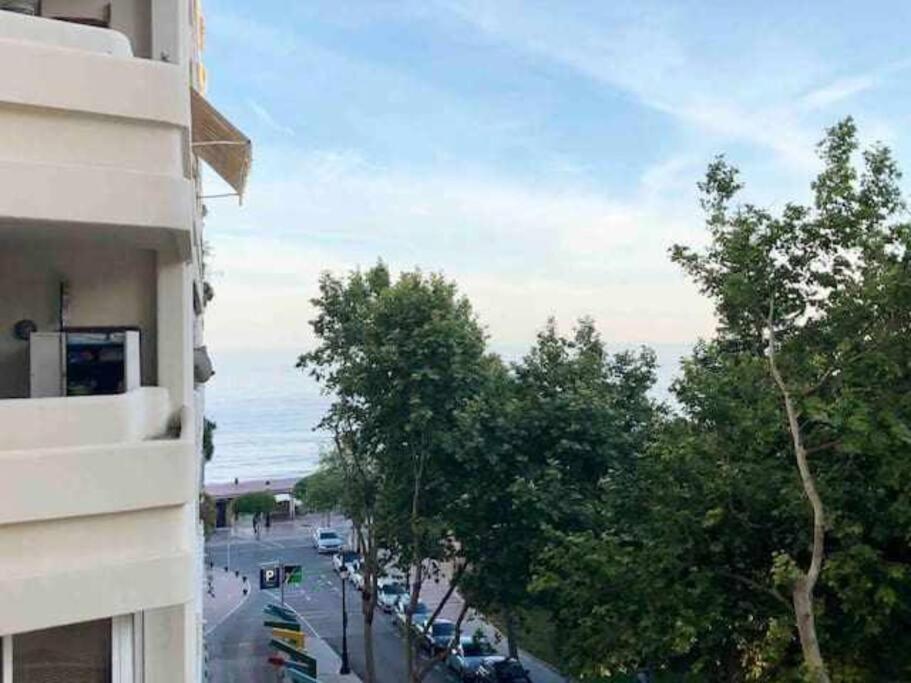 Large Modern Beach Front Apartment, Rooftop Pool!! Marbellac Extérieur photo