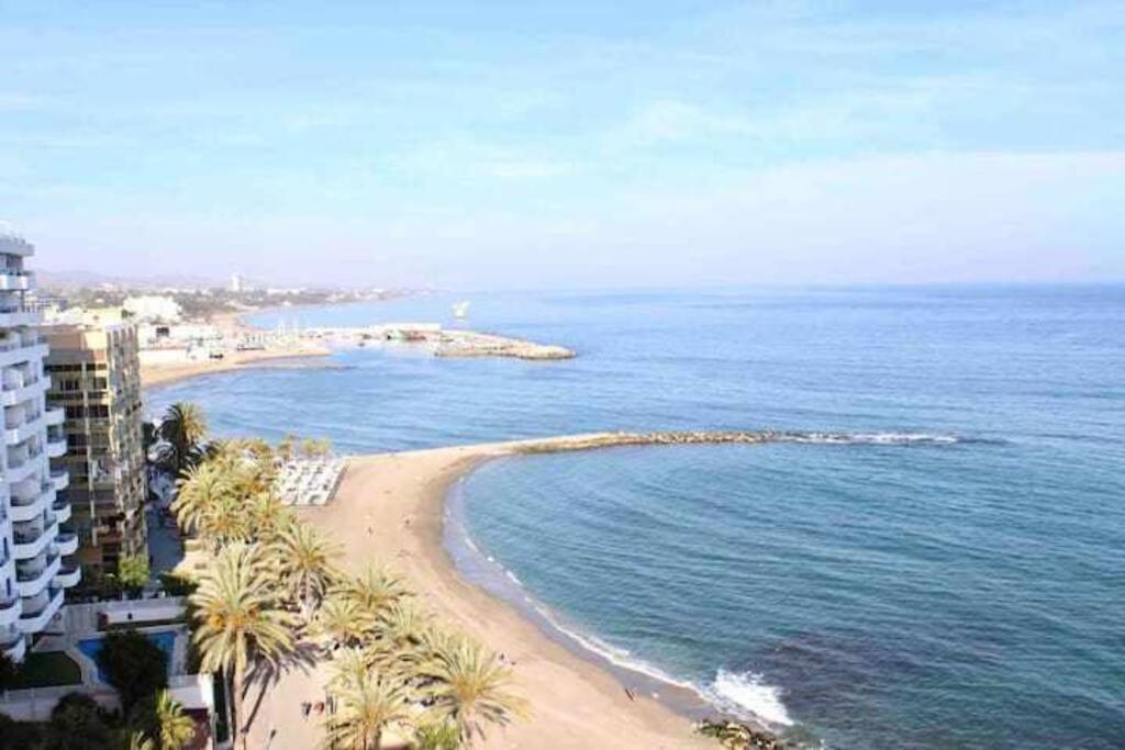 Large Modern Beach Front Apartment, Rooftop Pool!! Marbellac Extérieur photo