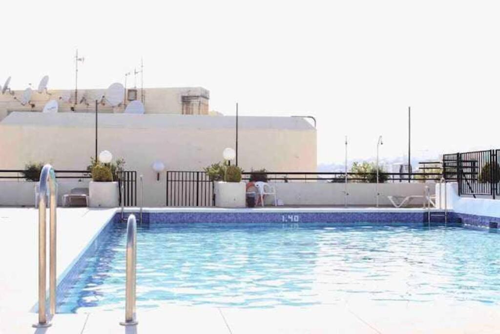 Large Modern Beach Front Apartment, Rooftop Pool!! Marbellac Extérieur photo