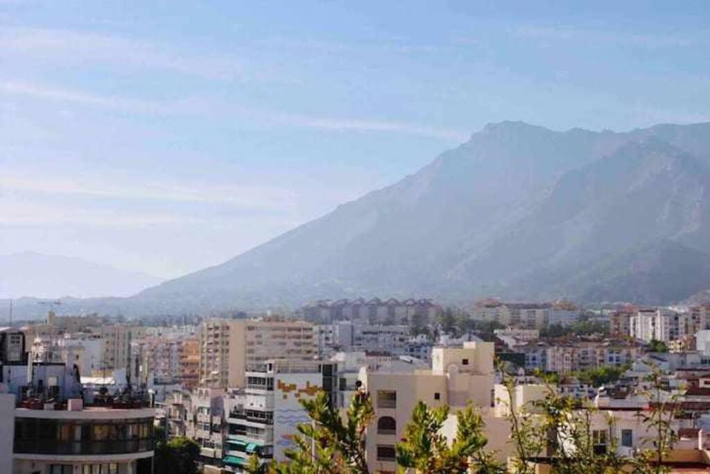 Large Modern Beach Front Apartment, Rooftop Pool!! Marbellac Extérieur photo
